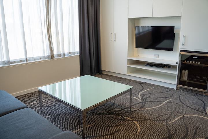 Room 4 of 75
