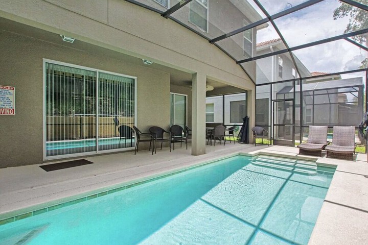 Hotel Exterior 49 of 49