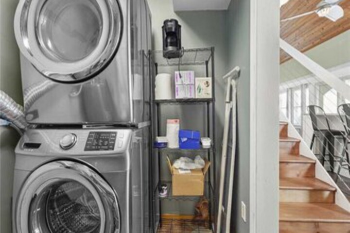 Laundry 21 of 47
