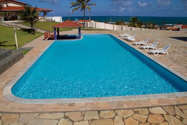 Pool 12 of 18