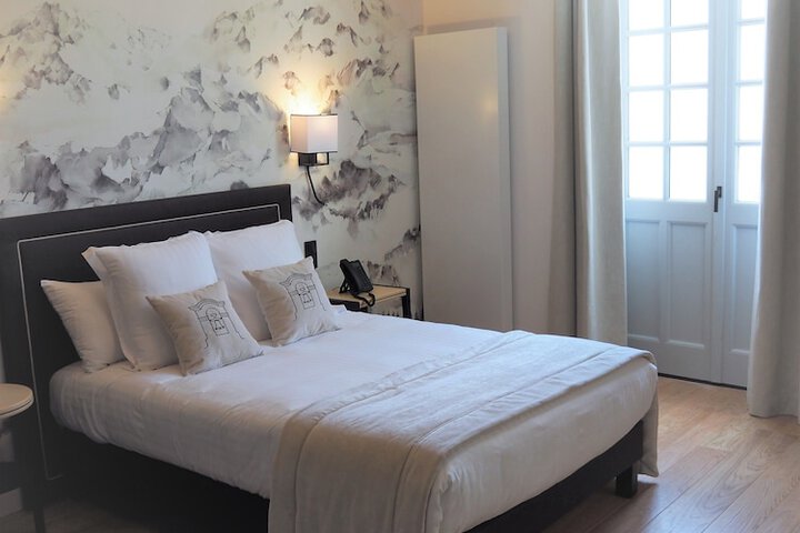 Room 12 of 105