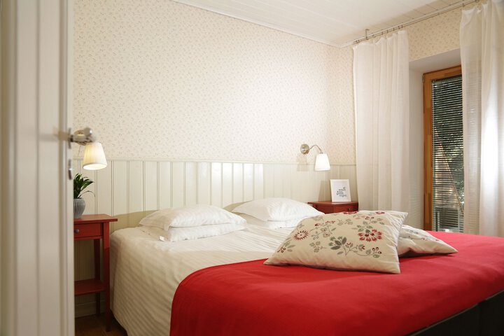 Room 5 of 42