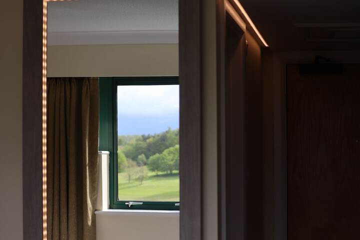 Room 31 of 64