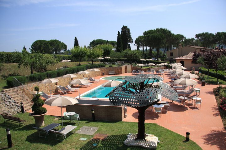 Hotel Pool