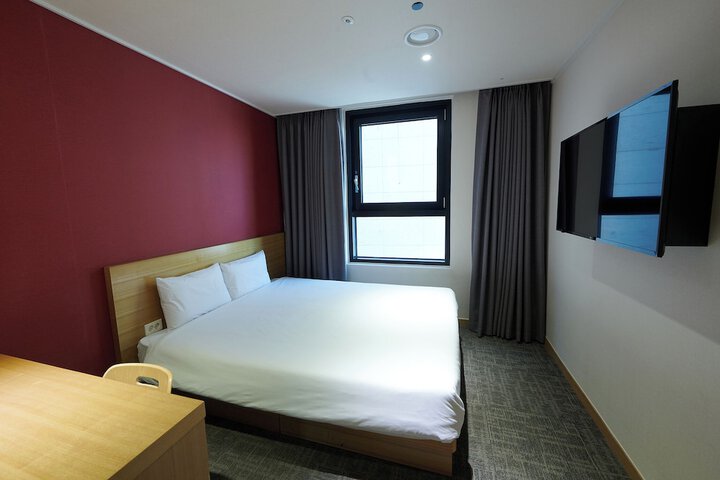 Room 5 of 69