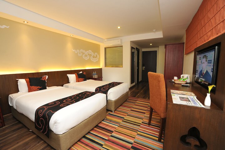 Room 4 of 53