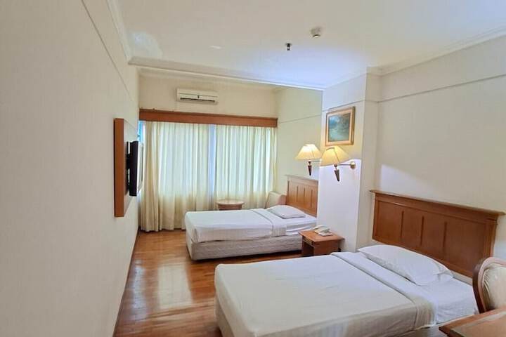 Room 5 of 20