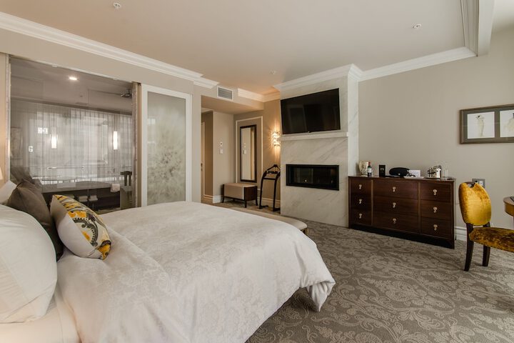 Room 15 of 169