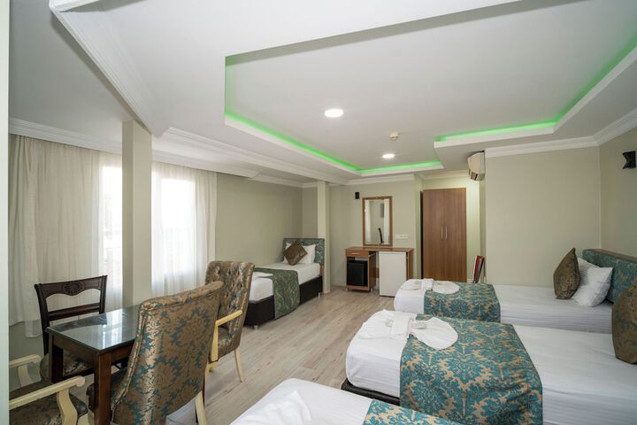 Room 9 of 90