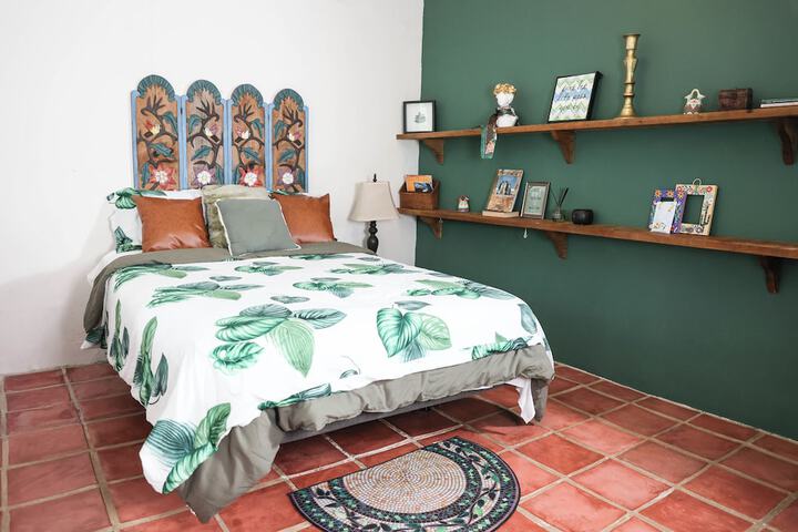 Room 27 of 83
