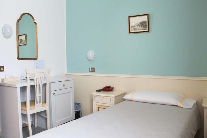 Room 5 of 41