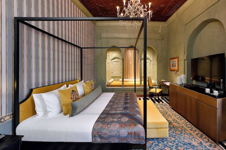 Room 4 of 56