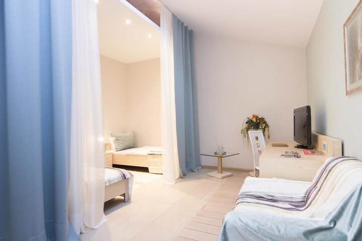 Room 15 of 36