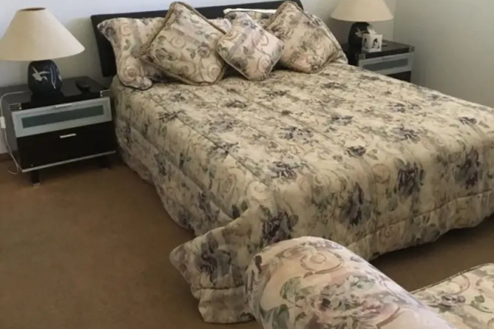 Room 5 of 15
