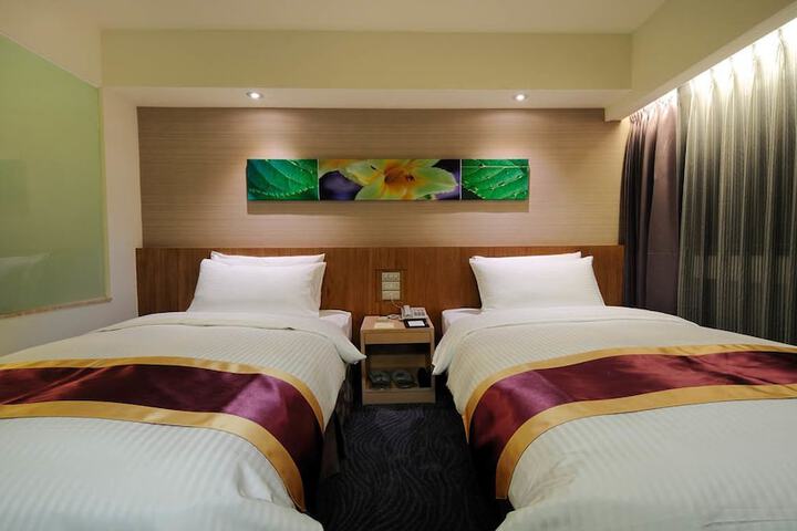 Room 4 of 31