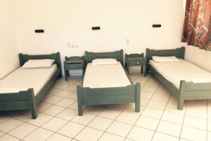 Room 6 of 13
