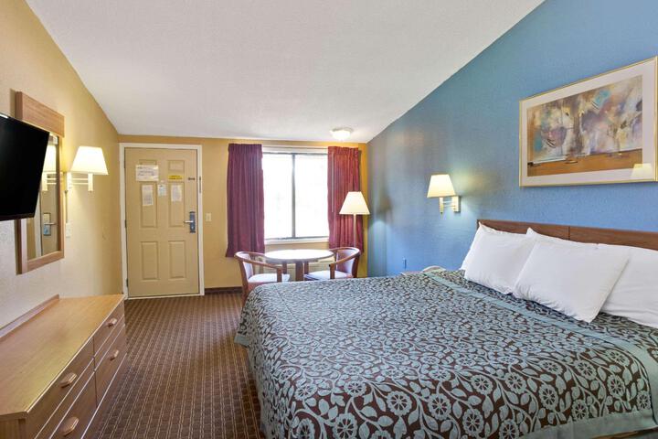 1 King Bed Mobility Accessible (3 of 8)