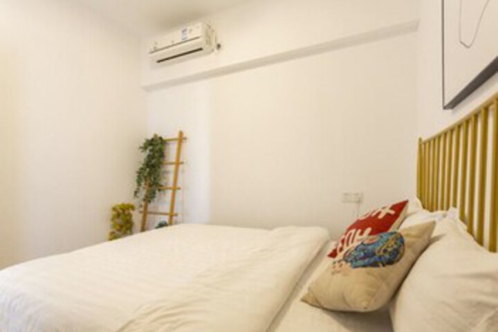 Room 13 of 17