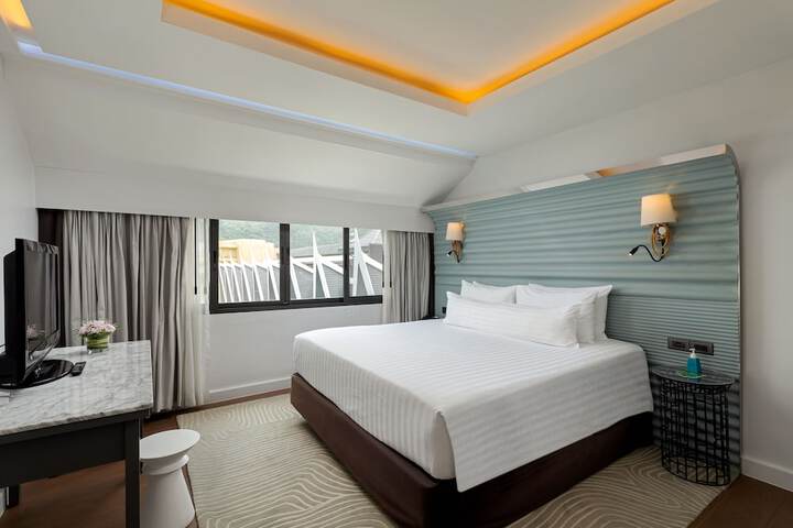 Room 16 of 50