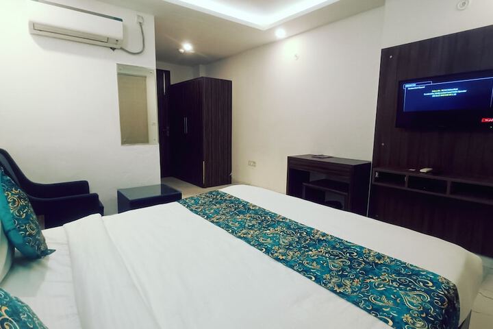 Room 30 of 126