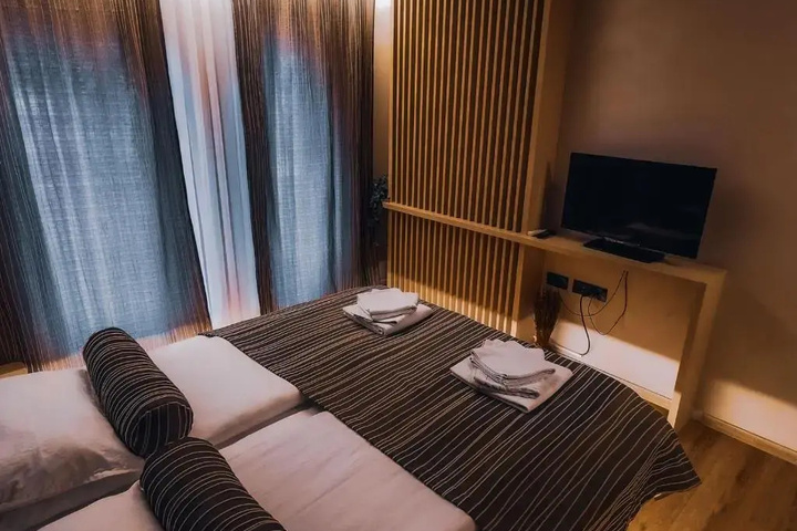 Room 2 of 12