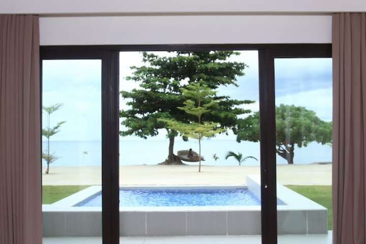 Beach 176 of 183