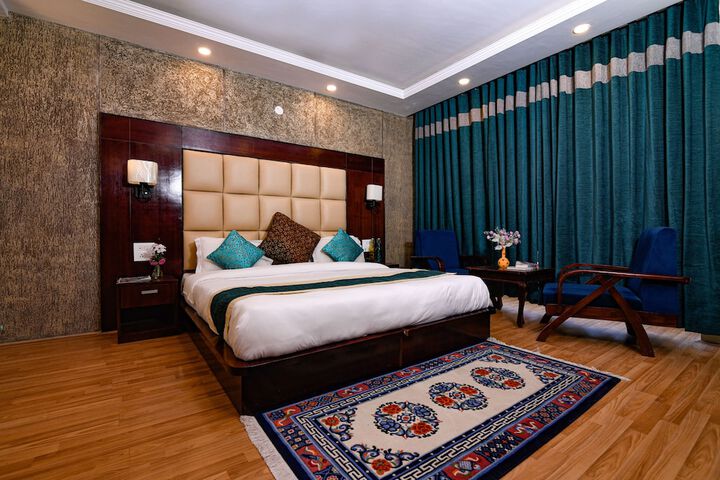 Room 3 of 25