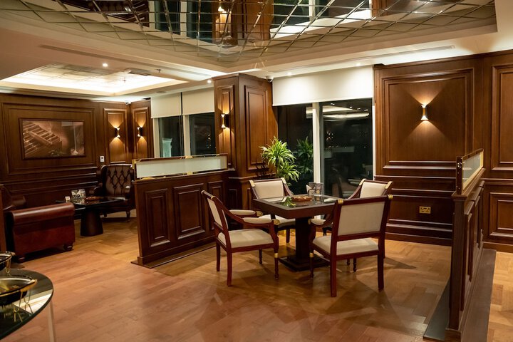Lounge 42 of 55