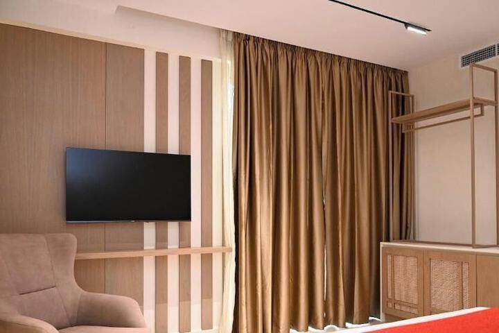 Room 4 of 41