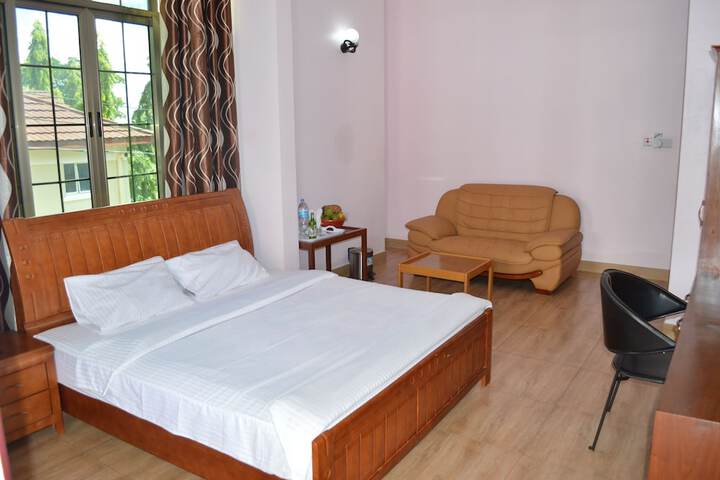 Room 9 of 35