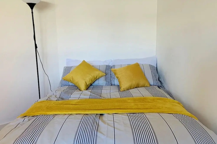 Room 2 of 7