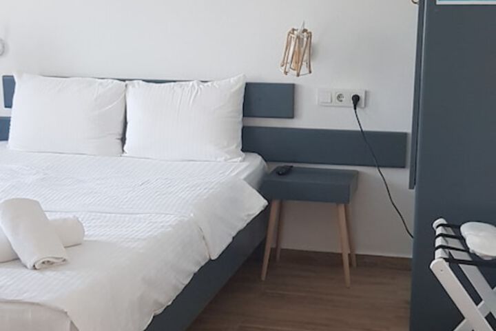 Room 6 of 43