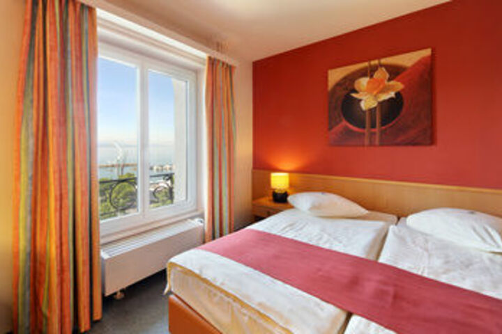Room 47 of 102