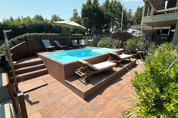 Pool 72 of 97