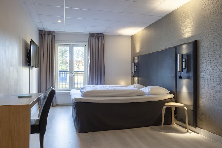 Room 15 of 97