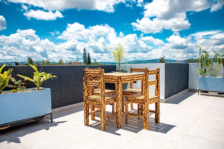 Lounge 9 of 18