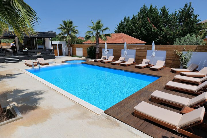 Pool 88 of 103