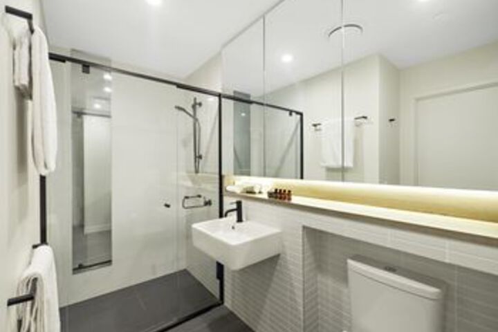 Room 4 of 37