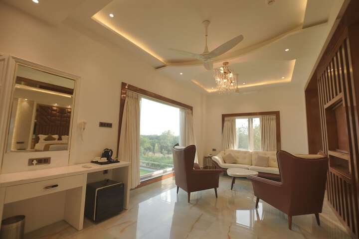 Room 2 of 8
