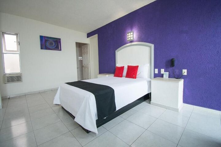 Room 2 of 28