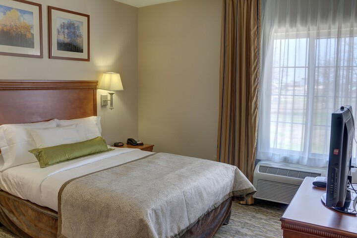 1 Queen Bed Studio Suite (12 of 19)