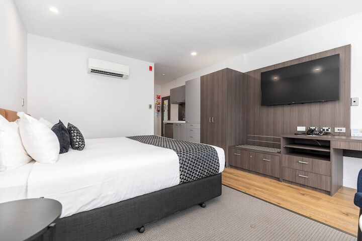 Room 3 of 29