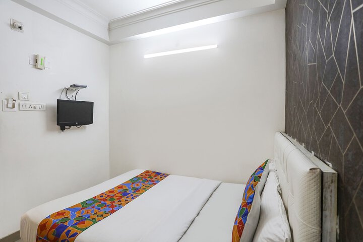 Room 25 of 29