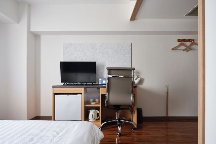 Room 17 of 53