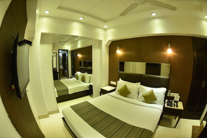 Room 15 of 40