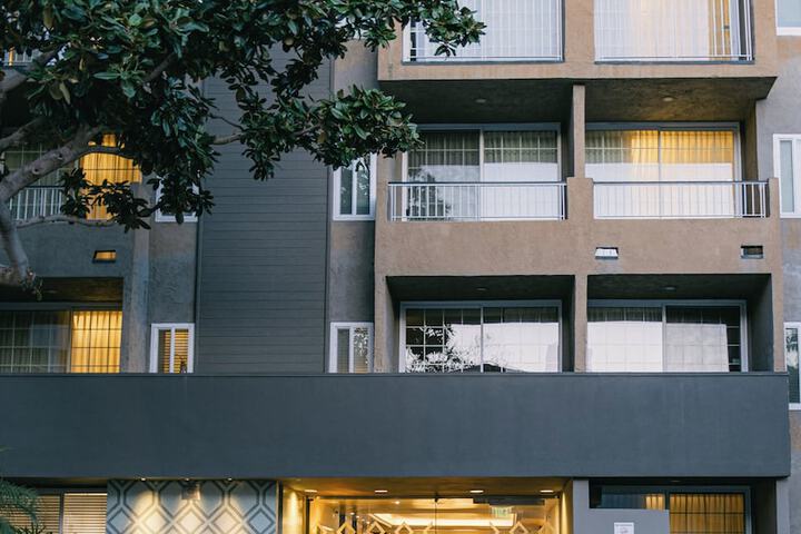 Hotel 82 of 87