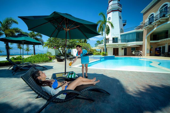 Hotel with Pool