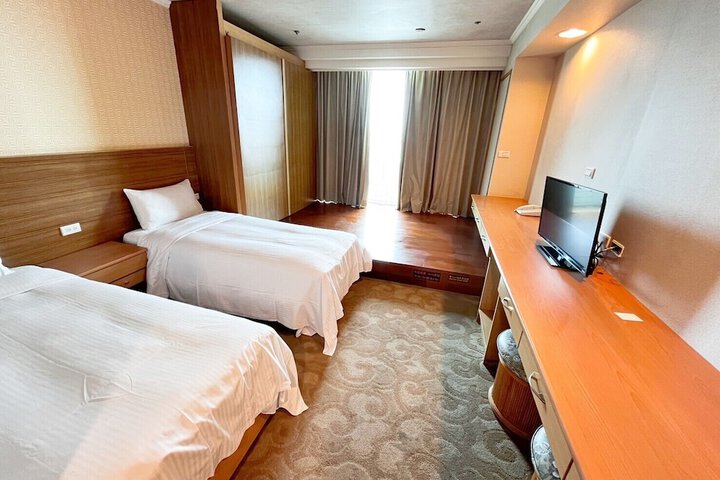 Room 11 of 20