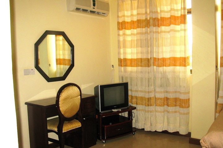 Room 4 of 15