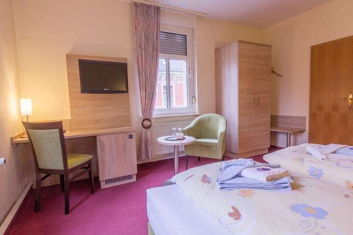 Room 6 of 35